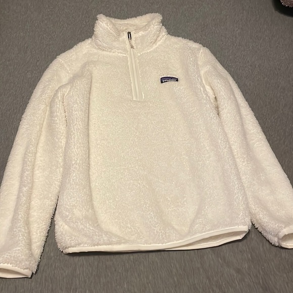 Patagonia Tops - Fuzzy Patagonia quarter zip
